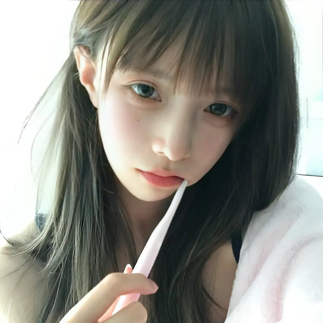 八月月亮的五个娃娃